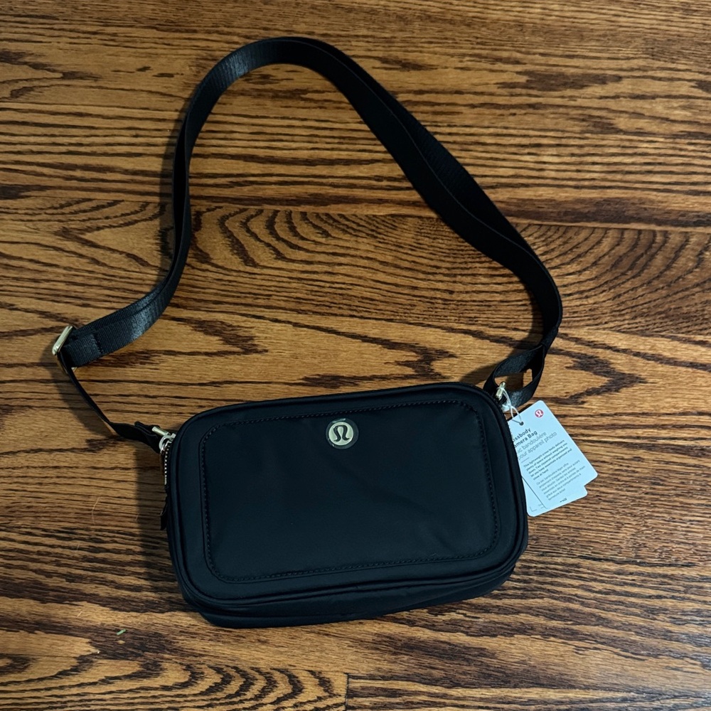 lululemon crossbody camera bag 2L